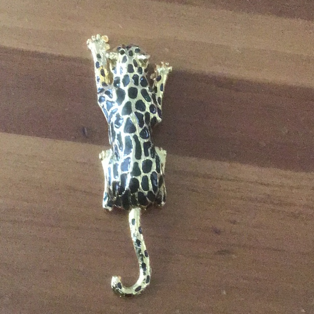 Unique pin